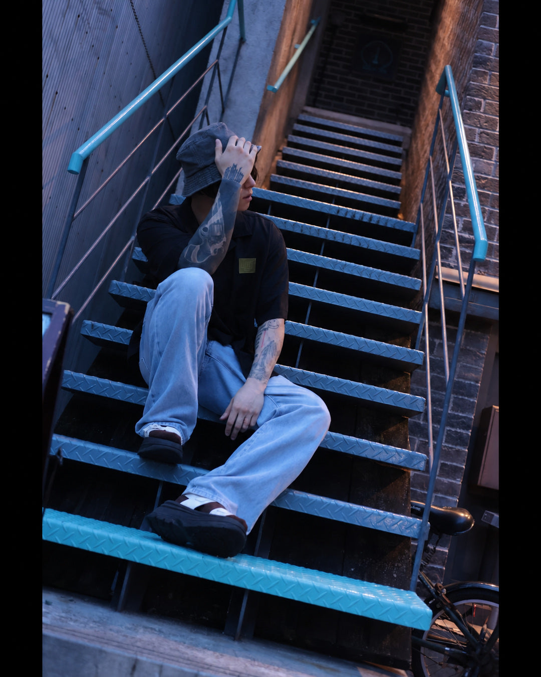 RELAXED DENIM